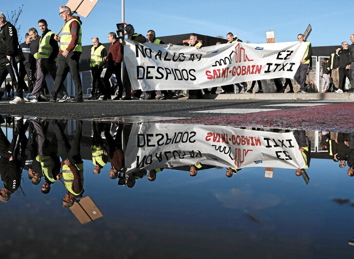 Inicio de la marcha de los trabajadores en Berriozar.