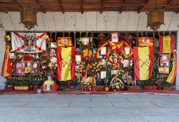 Tumba de Francisco Franco en el cementerio de El Pardo-Mingorrubio.