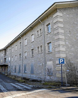 Errefuxiatuen zentroa hartuko duen eraikina.