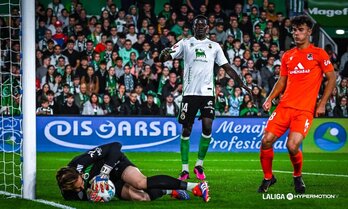 El Sanse lo ha intentado en la portería del Racing, pero Ezkieta ha estado acertado.