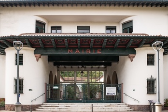 La commune d'Anglet comptait 42 288 habitants en 2022.