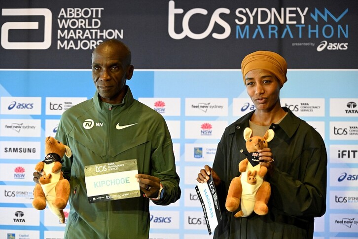 Eliud Kipchoge y Sifan Hassan, en el Maratón de Sídney en agosto.
