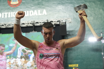 Iker Vicentek irabazi du Euskal Herriko Aizkolari Txapelketa.