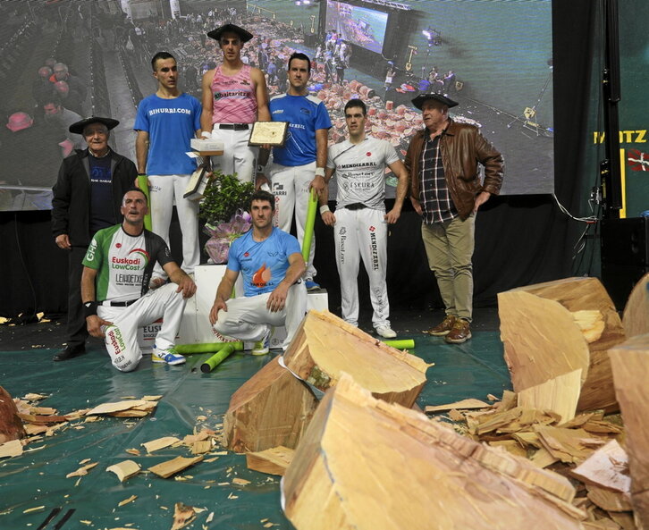 Iker Vicente, podiumeko mailarik gorenean, Euskal Herriko Aizkorako txapelarekin.