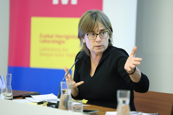 La experta catalana Eva Pons, en la jornada organizada por el Laboratorio Telesforo Monzon, en Bilbo.