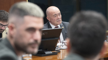 Juan Ignacio Perez Iglesias Gasteizko Legebiltzarrean.