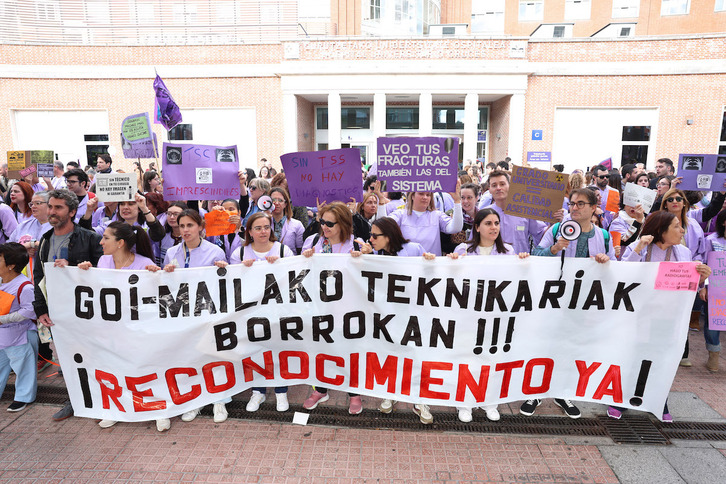 Técnicos Superiores Sanitarios, concentrados este martes en Cruces.