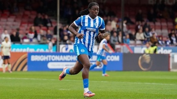 Michelle Agyemang, jugadora del Arsenal cedida al Brighton&Hove Albion, se ha roto el ligamento cruzado en un amistoso con Inglaterra.