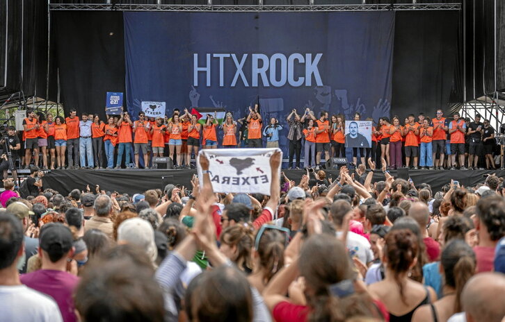 Hatortxu Rocken agurrean iragarri zuten ASKE jaialdiak hartuko diola lekukoa elkartasun festibalari.