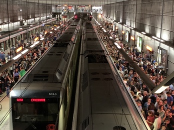 Imagen de los andenes de la estación de San Inazio en otro incidente que se produjo en 2024.