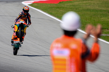 Xabi Zurutuza, en una carrera de Moto3 en 2024 en Catalunya.