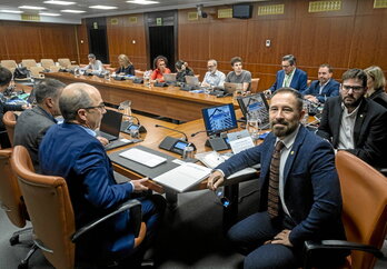 Denis Itxaso compareció ayer ante el Parlamento para presentar el presupuesto de su Departamento.