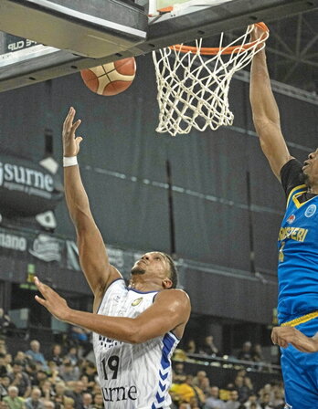 Zorrotz jokatu zuten bilbotarrek.