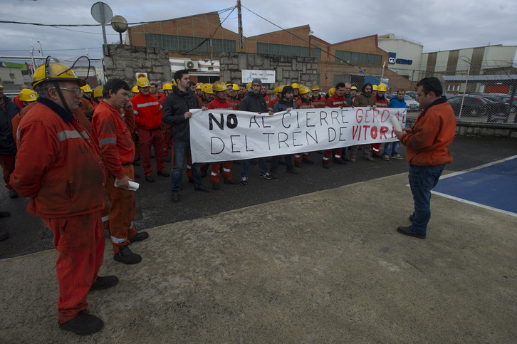 Concentración de trabajadores de Sidenor Gasteiz por una antigua protesta.