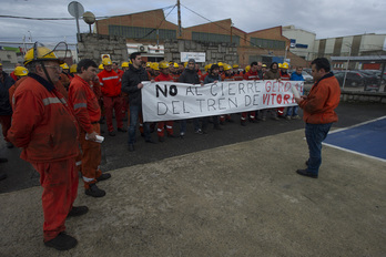 Concentración de trabajadores de Sidenor Gasteiz por una antigua protesta.