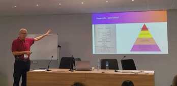 Jordi Catalán Balaguer, en un curso sobre la lateralidad.