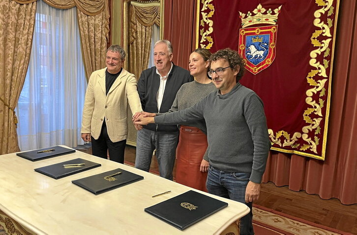 Armendáriz, Asiron, Curiel y Mauleón unen sus manos tras firmar el tercer acuerdo presupuestario de esta legislatura.