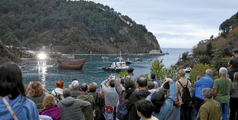 Diferentes momentos del acto institucional y la posterior botadura de la nao San Juan.