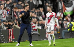 Momento del fuerte desencuentro entre Iñigo Pérez y el jugador Ivan Balliu.