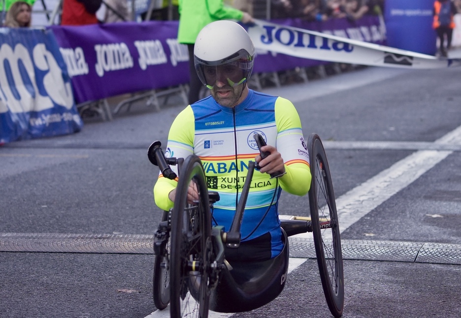 Kirol egokitua herri lasterketaren protagonistetako bat da. Kirol egokitua herri lasterketaren protagonistetako bat da.