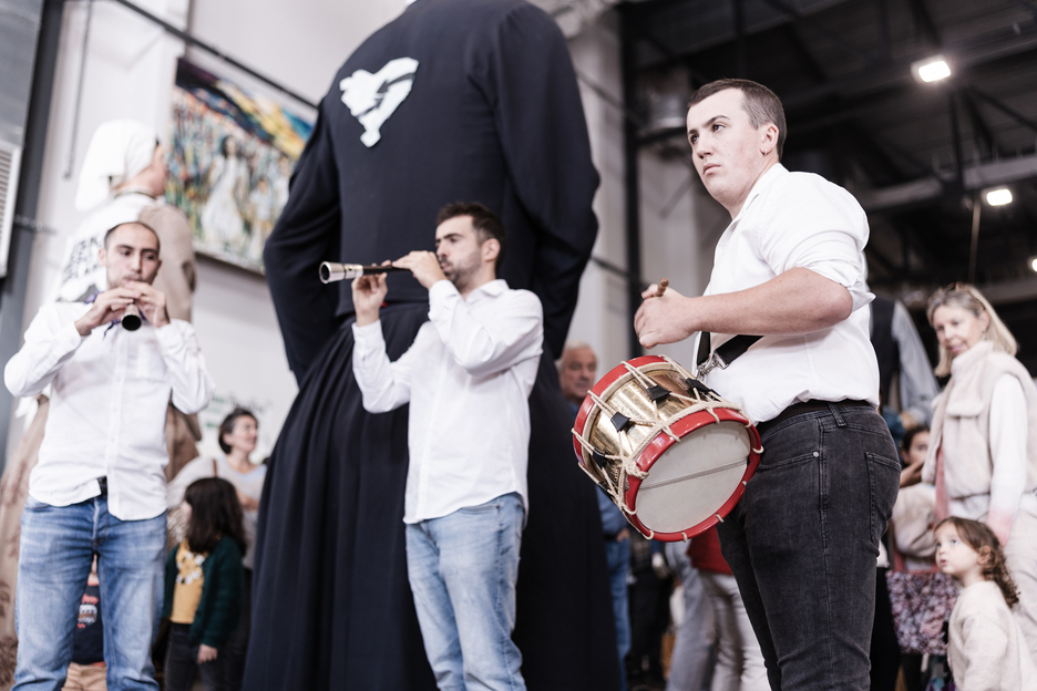Les géants et les gaitero de Cambo étaient de sortie.