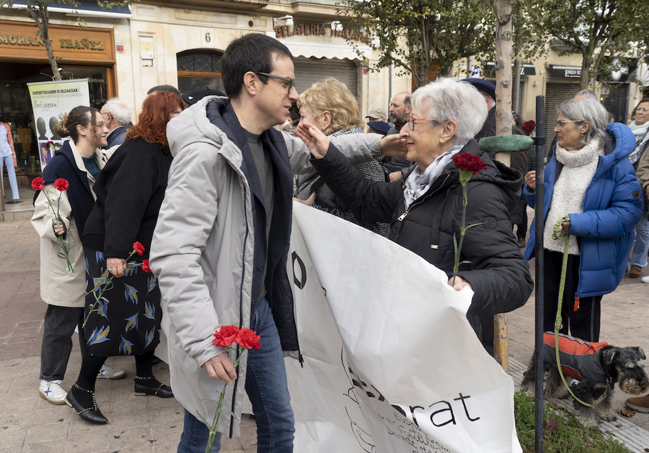EH Bildu ha arropado a los familiares de los represaliados.