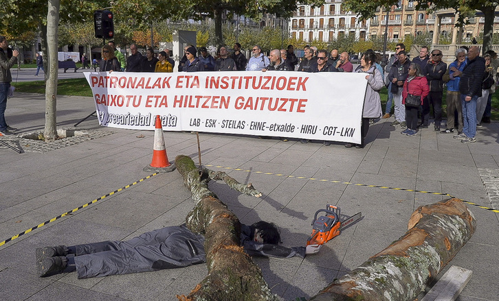 Denuncia en Iruñea de la alta siniestralidad en el sector forestal de Euskal Herria.