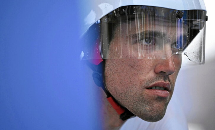 Oier Lazkano se enfrenta a una complicada situación, sin apoyo del que era hasta hace poco su equipo, Red Bull-Bora.