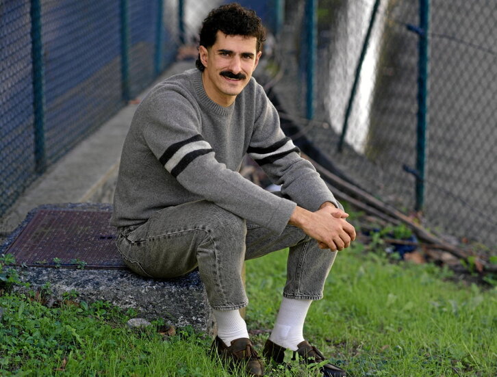 «Aldatu aurretik» biran jardun bitartean, bigarrenez aita izan da Tomas Lizarazu Bulego taldeko abeslaria.