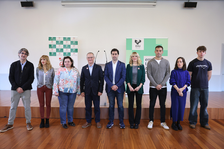Representantes de EHU, la Federación Vasca y la selección, en la comparecencia de este martes.