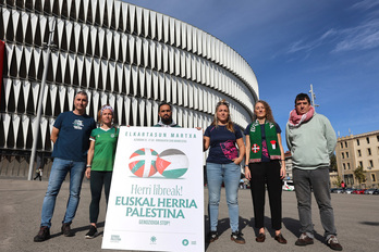 Gu Ere Bai!-ek urrian antolatutako prentsaurrekoa. Patxi Gaztelumendi eskubian