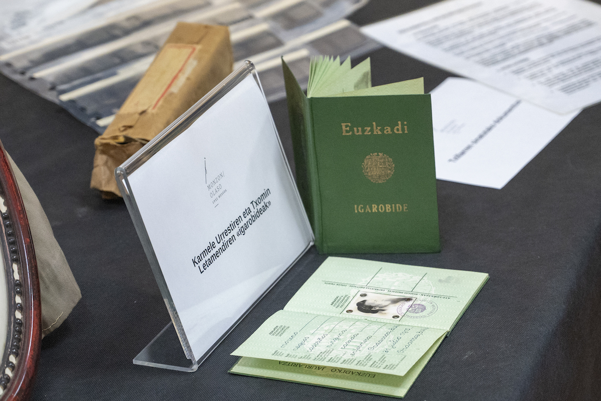 Karmele Urresti eta Txomin Letamendiren «igarobideak». Karmele Urresti eta Txomin Letamendiren «igarobideak».