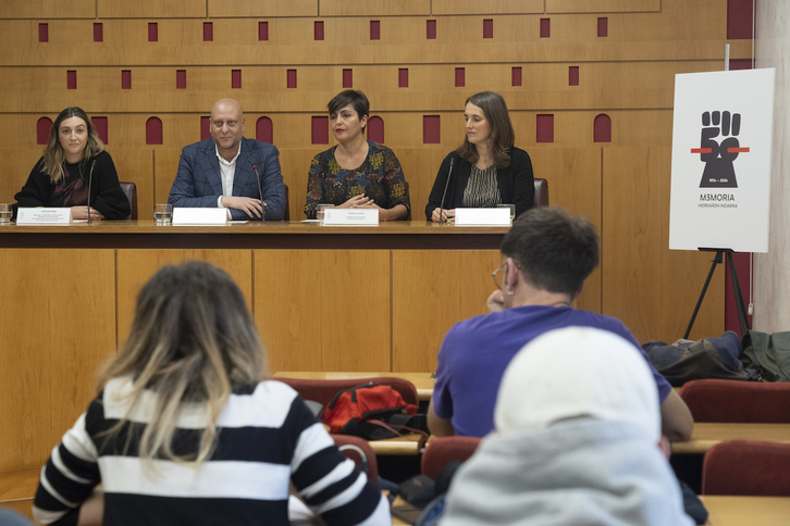 Amaiur Arbe, coordinadora de los actos; Pascual Borja; Rocío Vitero y Nerea Martínez.