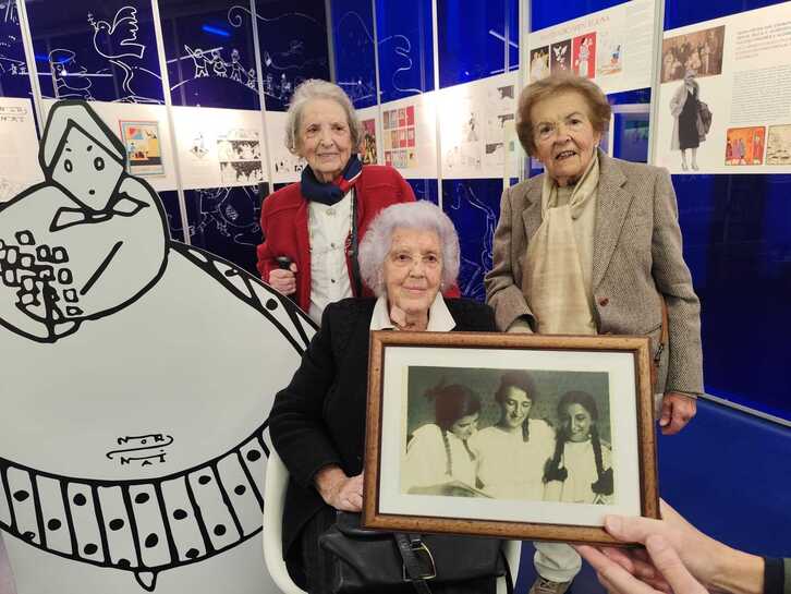 Las sobrinas de Ignacia Zabalo, en la presentación de la exposición.