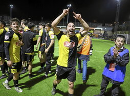 Jugadores del Portugalete celebran su pase tras eliminar al Valladolid.