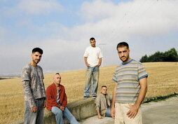 Ekora eta inguruetan aritu dira «Konkista» diskoaren iruditeria lantzen ETS taldekoak.