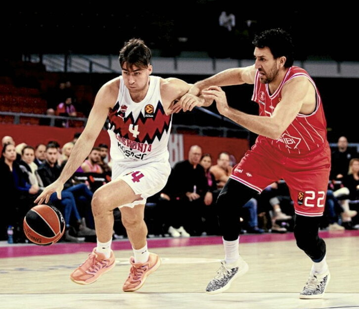 Rafa Villar y Micic, un duelo desigual en un partido vergonzante.