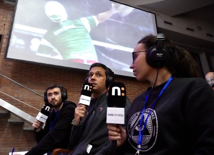 Ion Garate, Oier Zearra eta Ane Urkiri, NAIZ irratiak zestapuntako Nazioen Liga zuzennekoa egin zuenean.