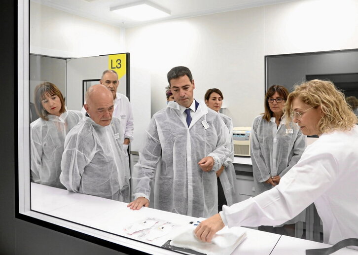 Inauguración oficial del laboratorio de alta bioseguridad, el pasado día 5 de noviembre, en la sede de Neiker en Derio.