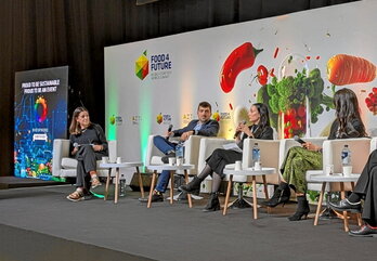 Basque Food Klusterrak azokaren inguruan antolatutako mahai-ingurua.