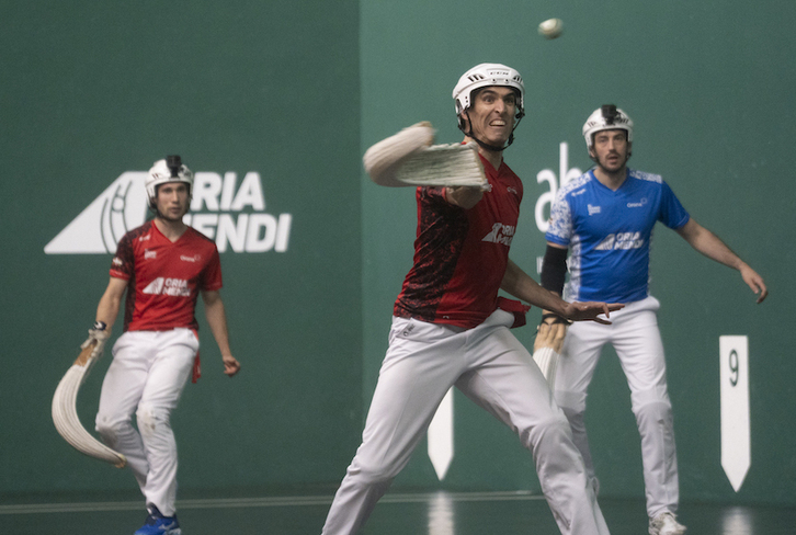 Erremontea kinka larrian dago uneotan.