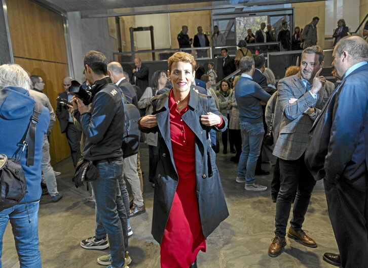 La lehendakari navarra, María Chivite, a su llegada al Parlamento.