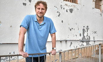 Volodymyr Ishchenko soziologoa, Bartzelonan ateratako argazkian.