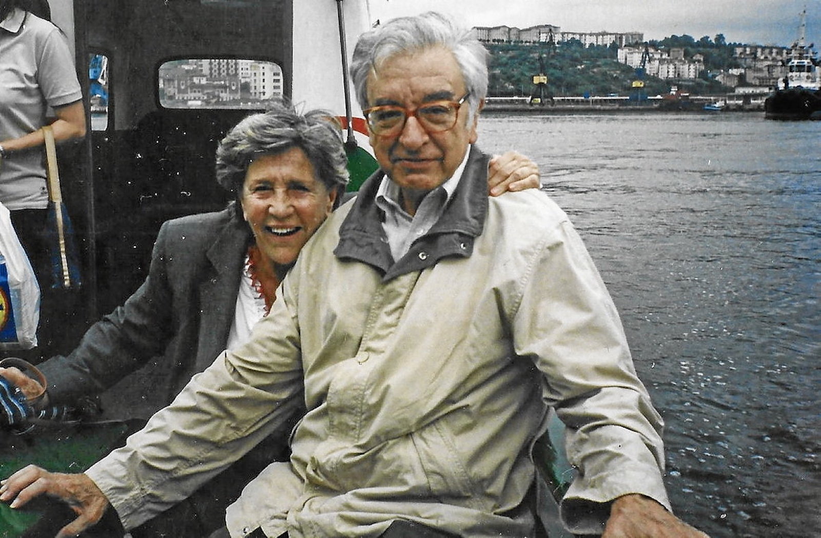 Forcada eta Alvarez Txillardegi Pasaian. Bizitza osoa elkarren ondoan eman zuten. ALVAREZ FORCADA SENDIA