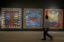 La exposición «Amazonias. El Futuro ancestral» reúne en el Museo San Telmo obras de un amplio elenco de especialistas en la cultura amazónica.