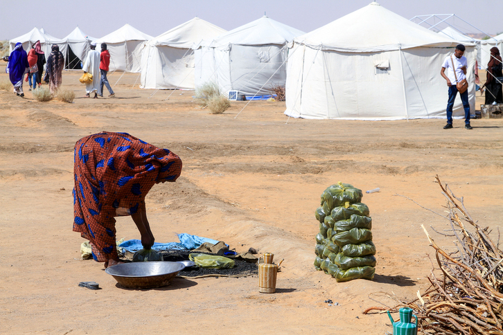 Según datos de Acnur, cerca de 100.000 personas han huido de Al Fasher. Muchas de ellas se han refugiado en el campo de desplazados de Al-Dabba, en la imagen.