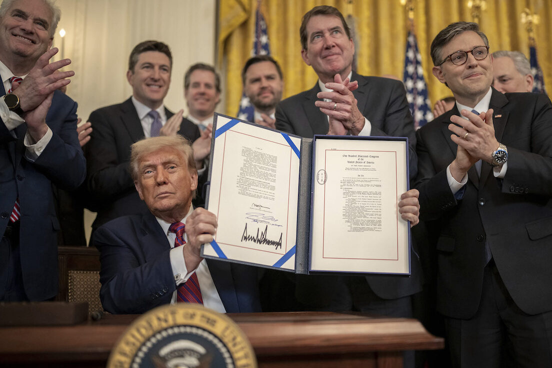 Firma de la ley Genius el 18 de julio de 2025 en la Casa Blanca.