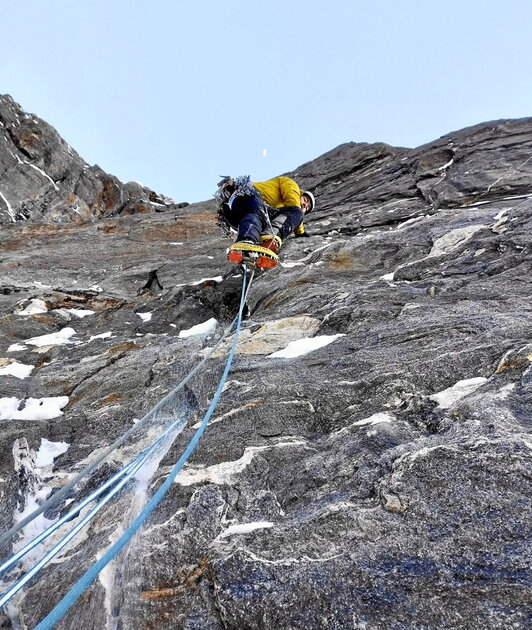 George Ponsobyk eta James Pricek jarduera bikaina sinatu berri dute.