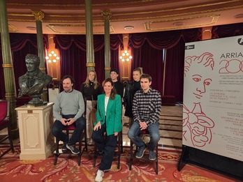 Parte del equipo que llevara a cabo la programación especial del aniversario.