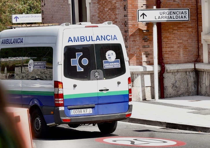 LAB pide a Lakua que no insista en «el gran error de privatizar» la gestión de las ambulancias.